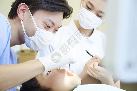专业的牙科治疗团队图片