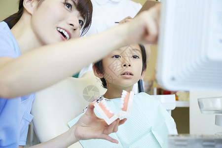 牙科卫生学家疗法小朋友牙医治疗图片