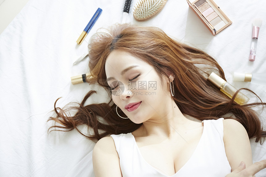 模特感亚洲女化妆美容图片
