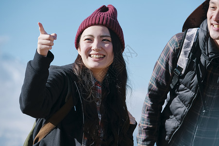 两个人乐趣朋友富士山视图徒步旅行夫妇图片