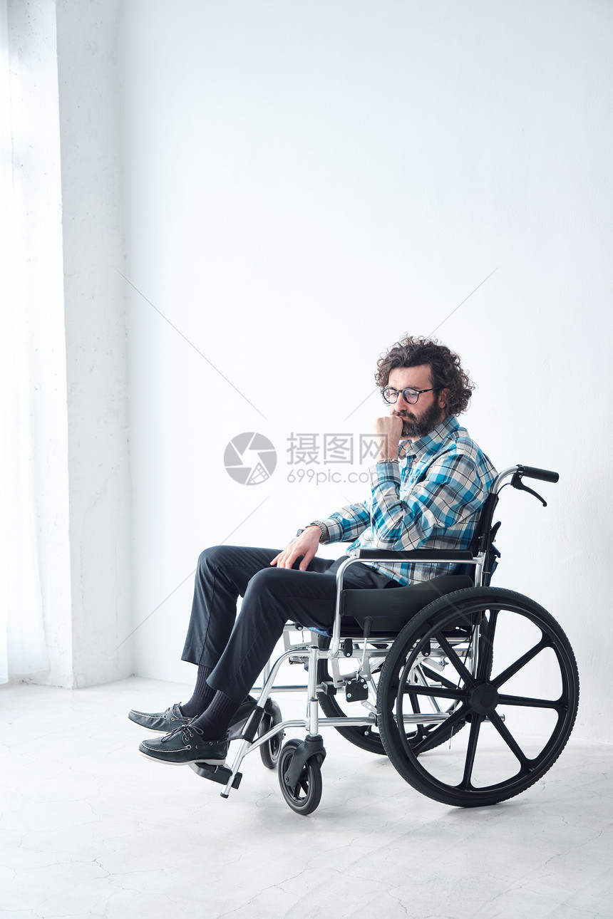 旅馆文稿空间全球轮椅男图片