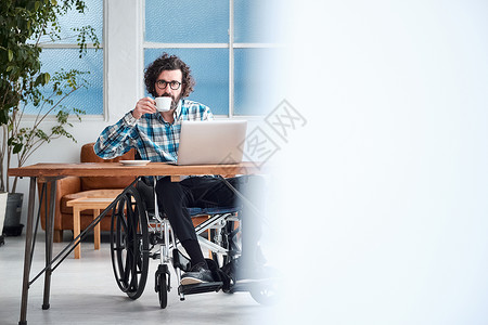 电脑生命桌子轮椅商人图片