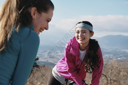 绝美的景色开心静冈县富士外国人女子健身图片