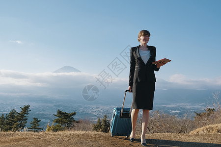 外国女商人商务旅行图片