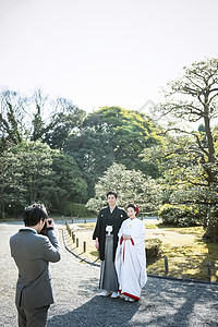 穿日本服饰的情侣写真图片