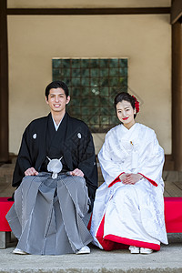 穿日本服饰的情侣写真高清图片