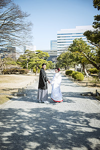 穿日本服饰的情侣写真图片