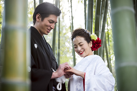 婚礼日本礼服婚礼新娘和新郎图片