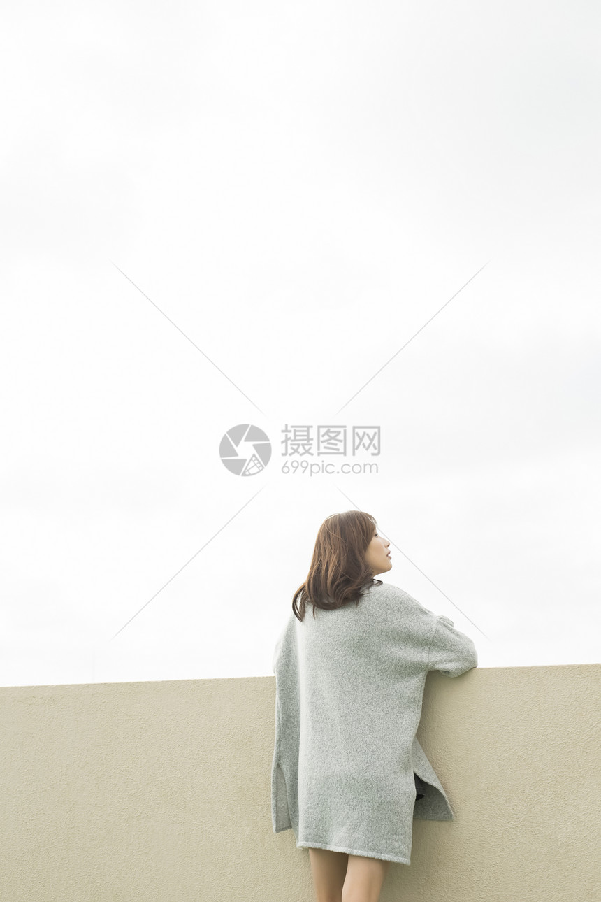 欢闹享受自然女新生活图片