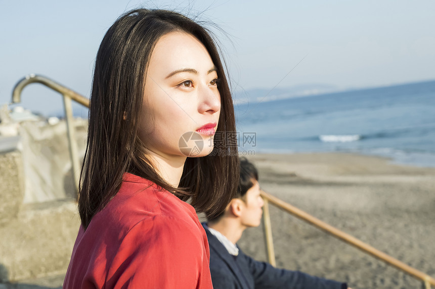 三十几岁女人类夫妻告别形象图片