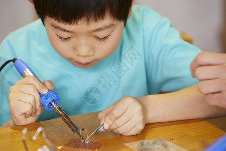 建设电子项目教育一人儿童工作坊图片