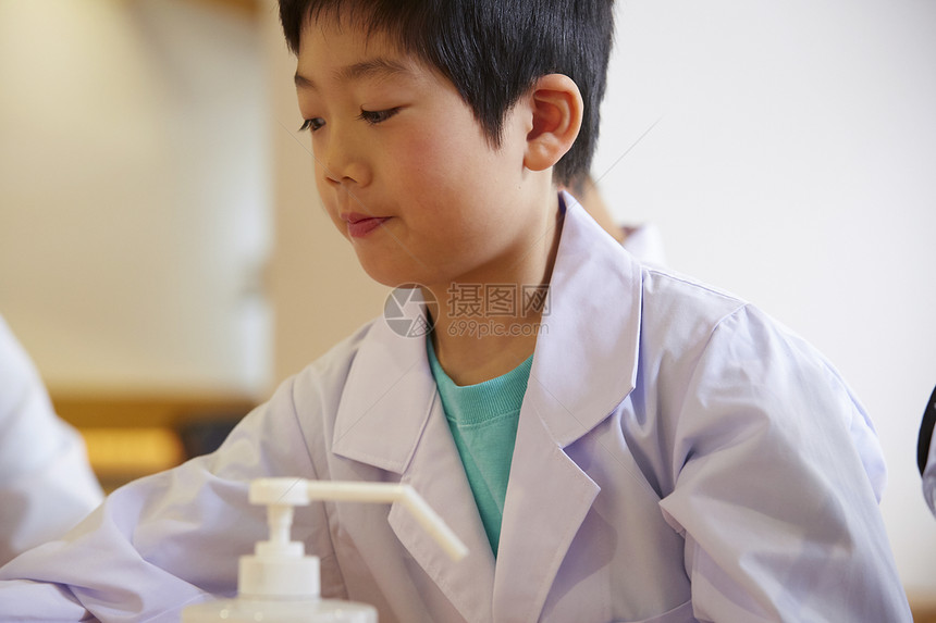 幼儿园儿童化学物留白儿童工作坊科学图片