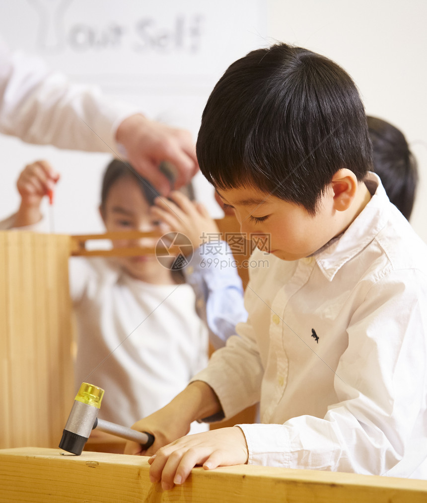 严肃留白幼儿园儿童儿童工作坊图片