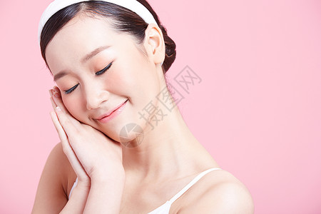 年轻少女皮肤管理护肤图片