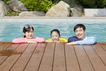 30岁非常小笑旅行家庭爸爸妈妈女儿韩国人图片