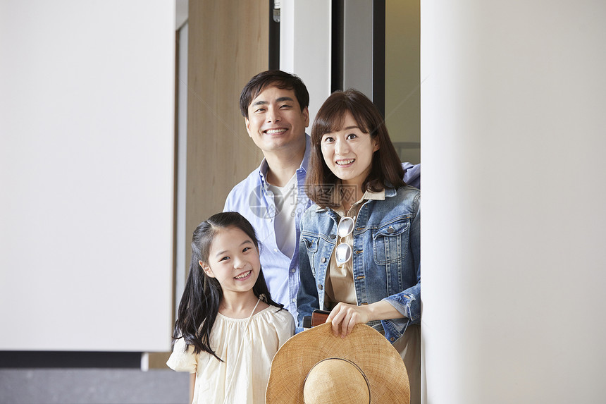 颤振判断强烈的感情旅行家庭爸爸妈妈女儿韩国人图片