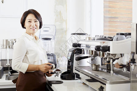 豆毒蛇亚洲人咖啡馆咖啡师韩语图片