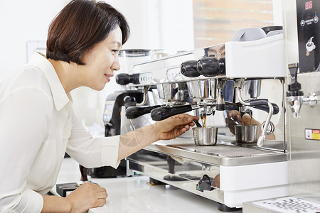 在内负责人饮料咖啡馆咖啡师韩语图片