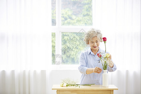 打破盯着看分钟生活女人老人韩国人背景图片