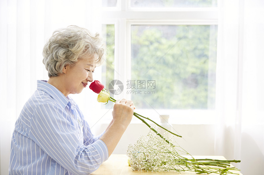 建筑住房拇指生活女人老人韩国人图片