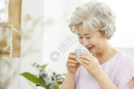 放松选择聚焦轮廓生活女人老人韩国人图片