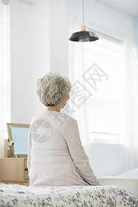 白发梳妆台超时生活女人老人韩国人图片