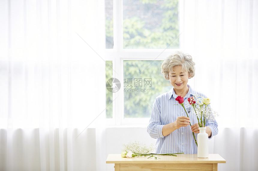 花在内喜欢生活女人老人韩国人图片