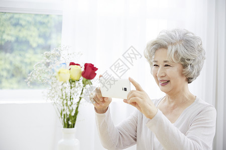 分钟花瓶手机生活女人老人韩国人图片