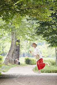 公园脚成年女子生活女人老人韩国人图片