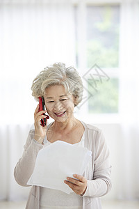 上身建筑快乐生活女人老人韩国人图片