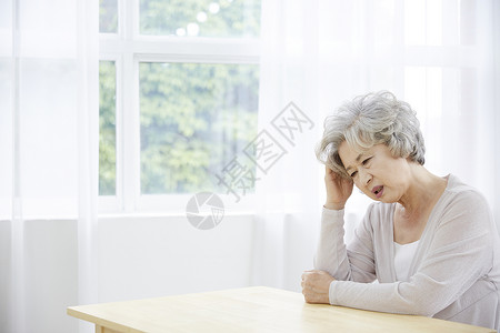 下垂客厅迷笛生活女人老人韩国人背景图片