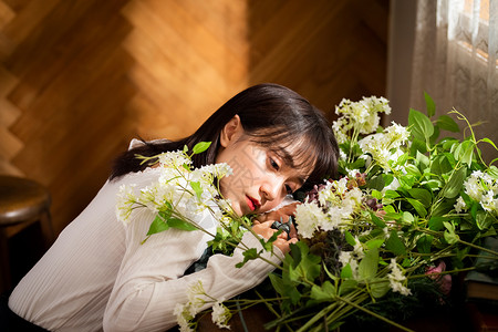 插花艺术青年生命女花生活图片