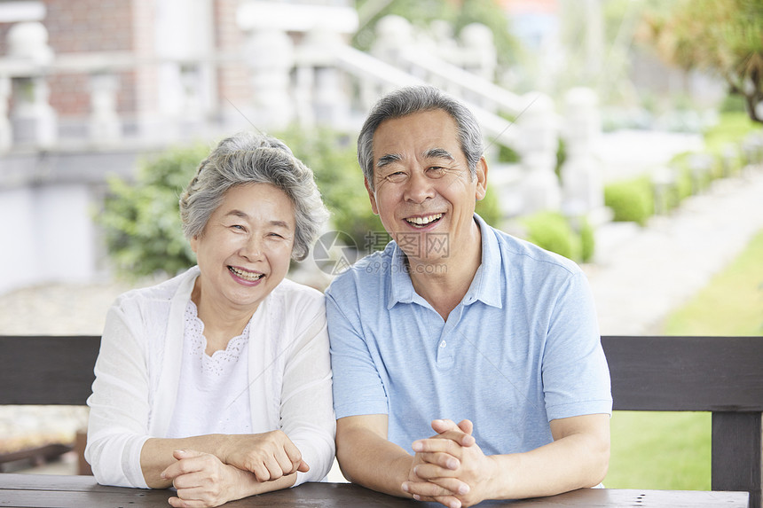 幸福的老年夫妇形象图片