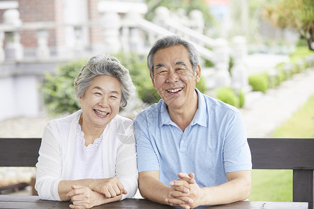 幸福的老年夫妇形象图片