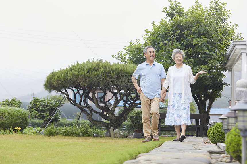 幸福的老年夫妇形象图片