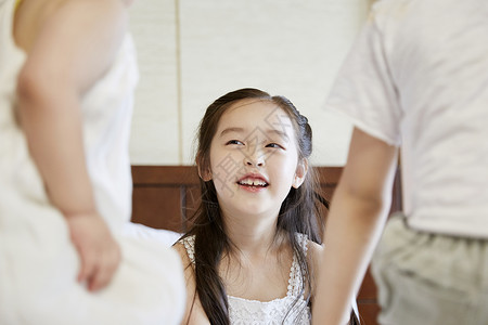 评价家庭微笑生活房子孩子韩语图片