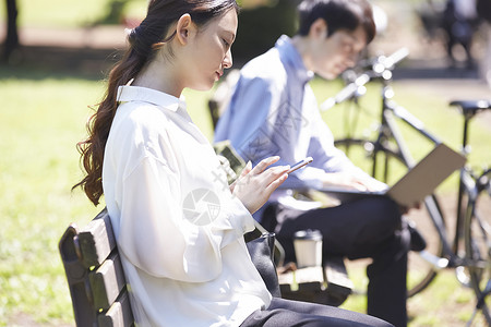 信息技术商界女打破公园粉碎女图片