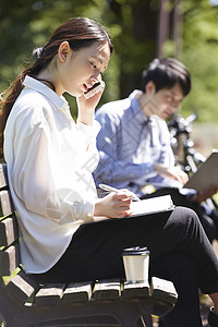 留白学生协会成员公园口袋书女人图片