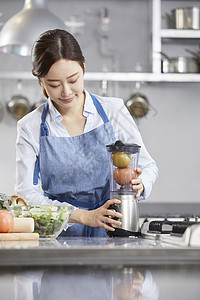 生活车床前视图厨房烹饪女人韩国人图片