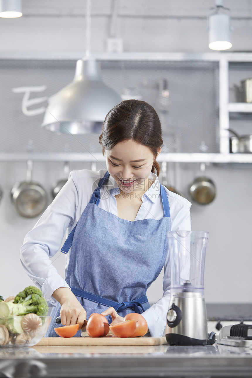 在内家庭主妇支架厨房烹饪女人韩国人图片