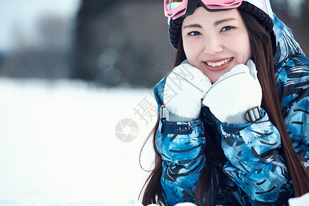 滑雪的女人图片