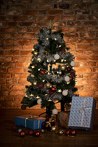 盛事圣诞树和礼物背景