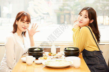 白人流行的20多岁韩国女孩旅行韩国食品图片