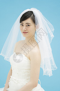 头戴头纱的新娘图片