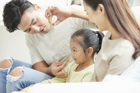 妈妈户内女士们家庭生活方式图片