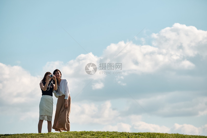 长假人物旅行女人的旅程自然风光图片