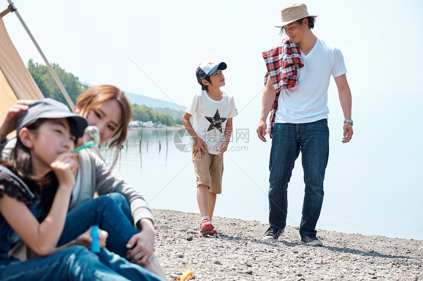 笑容湖泊人类家庭旅行湖营地图片