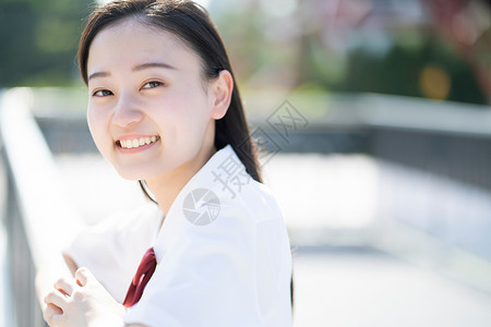 蝴蝶结生机勃勃校道学校女孩高中肖像图片