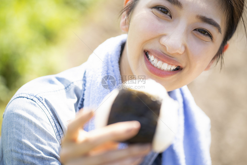 日本人20多岁复制空间女农业休息图片