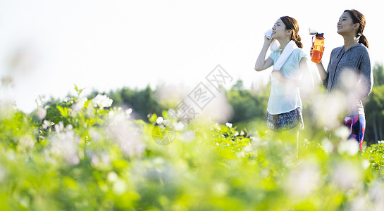 运动型饮料运动饮料慢跑留白女式运动服背景